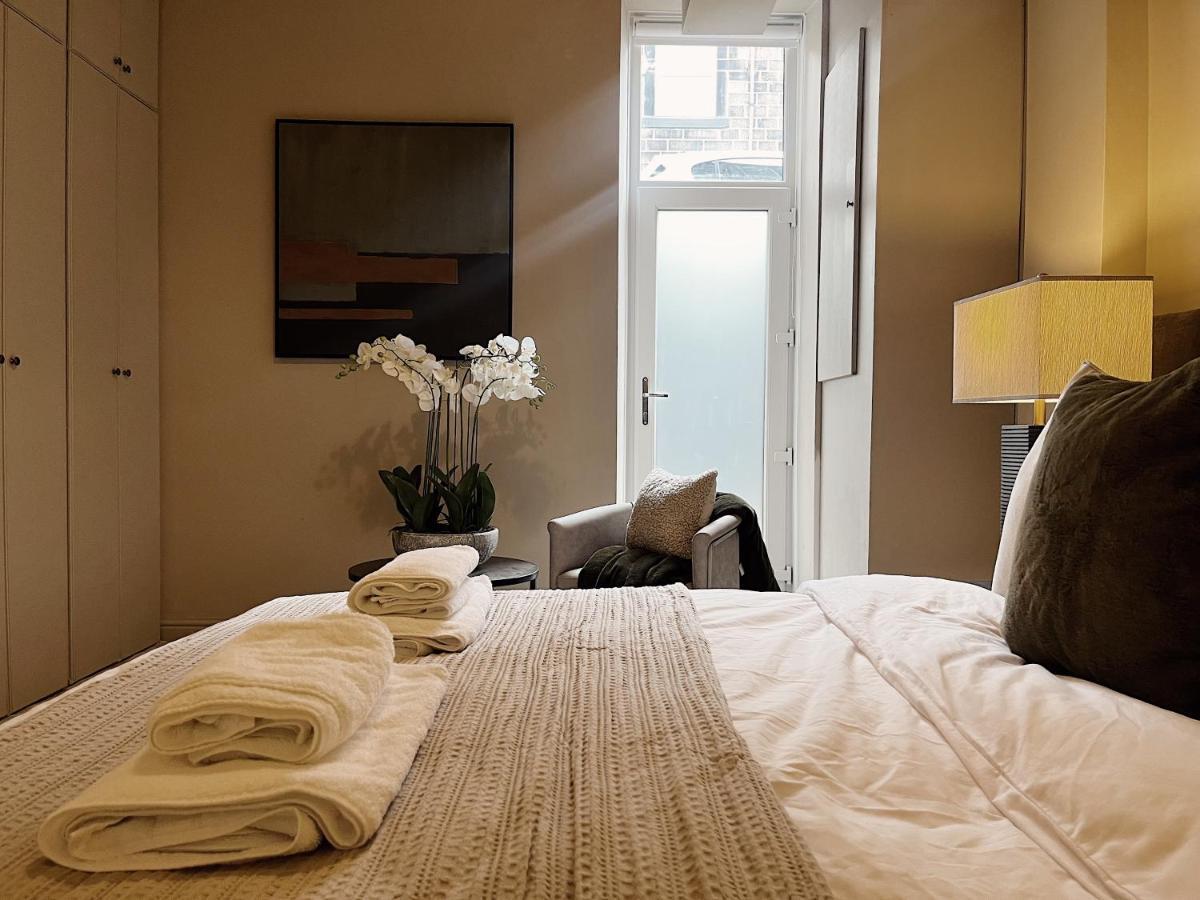 Todmorden Town Centre Apartment エクステリア 写真